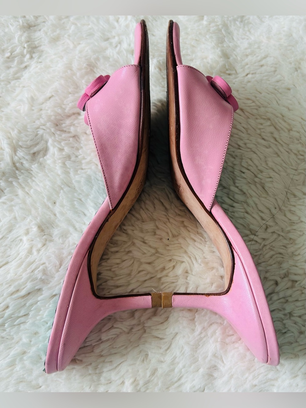 Lilly Pulitzer  Pink Kitten Heel Sandals floral embellishment 
Size 7M - Picture 3 of 9